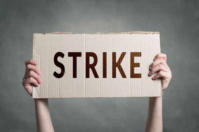 shutterstock_683350906 Nearly 7,000 More Workers Join Massive Strike