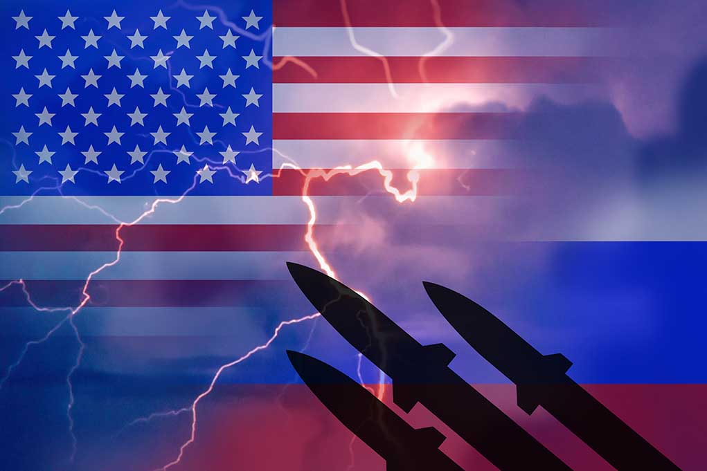 724090102 featured image US Russia flags lightning silhouette missiles