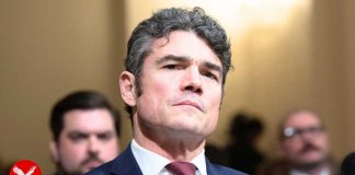 FBI Leak Probe Hits Trump Intel Chief FBI Leak Probe Hits Trump Intel Chief