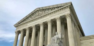 Supreme Court’s SHOCKING DECISION — Grieving Families HORRIFIED United States Supreme Court building with columns and statue
