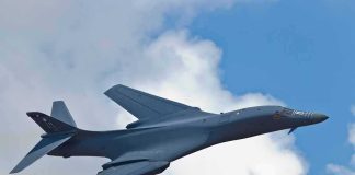 U.S. Bombers Ordered HOME — WHY Some Crews Didn’t WAIT Strategic bomber aircraft banking in flight