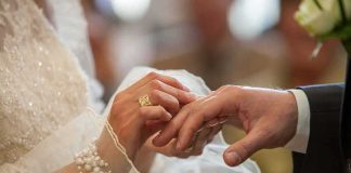 Serial Bride FLEECED 9 Men — Judge Fears She’ll Do It AGAIN Bride placing ring on groom's finger